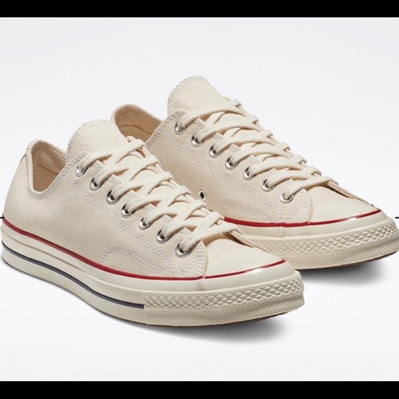 Converse Shoes - Converse - runner ecru red trim - size 8